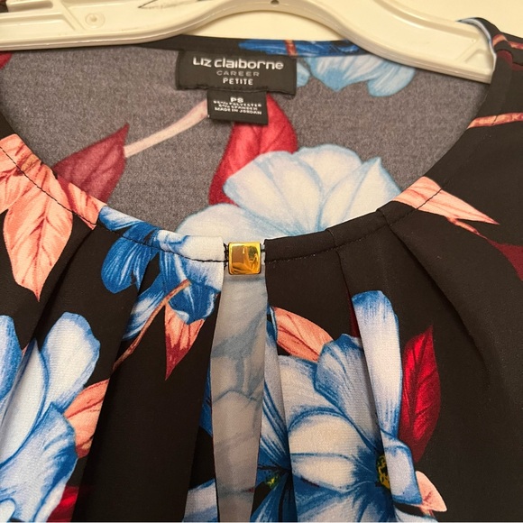 Liz Claiborne petite floral blouse with 3/4 sleeves - Picture 5 of 7